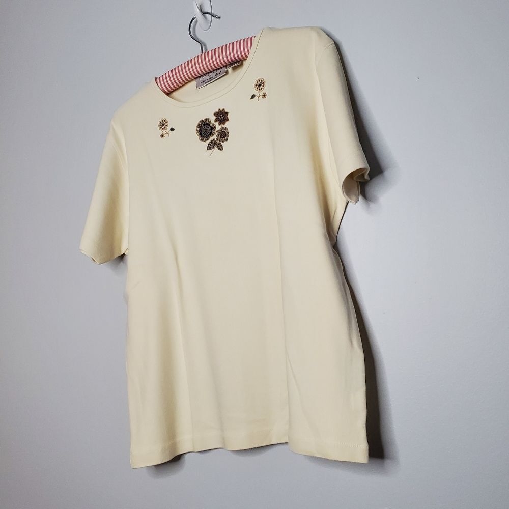 Northern Isles L Vintage 90s Cream T Shirt Floral Embroidered Cotton